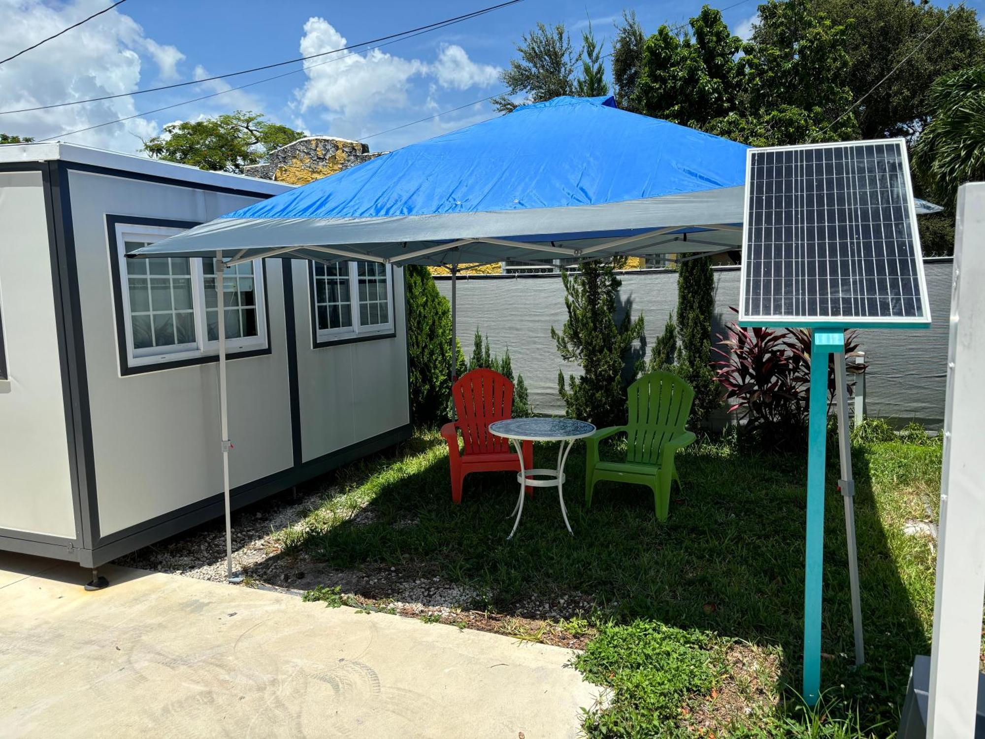 Hotel Mini House Oasis à Miami Springs Extérieur photo
